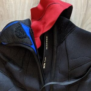 Aleeda 4/3 full wetsuit